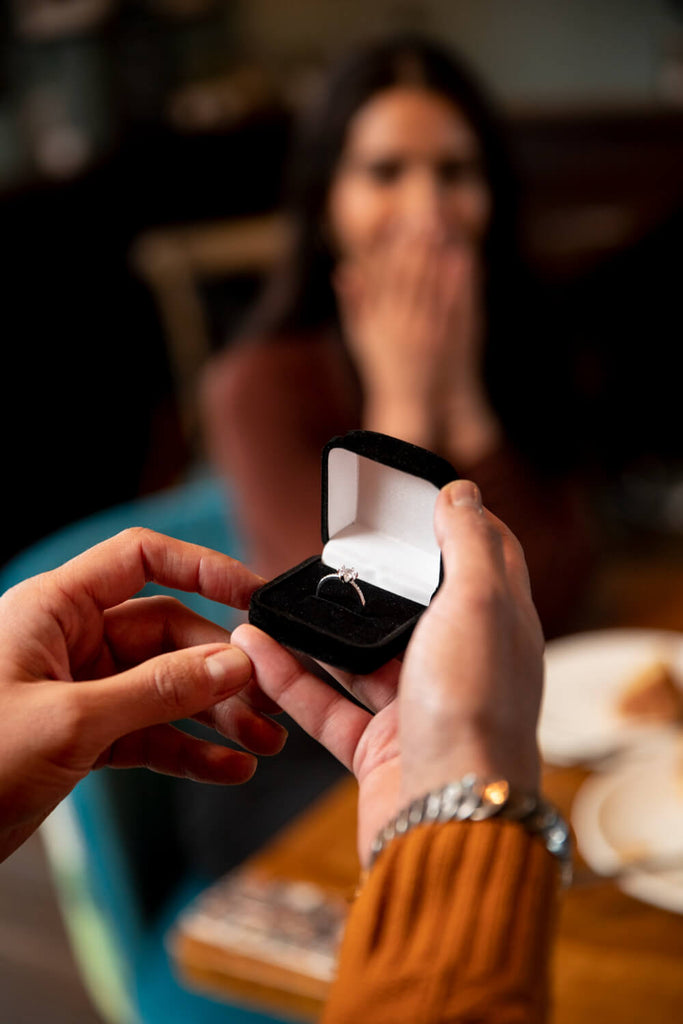 How to Find the Most Romantic Engagement Ring on a Budget
